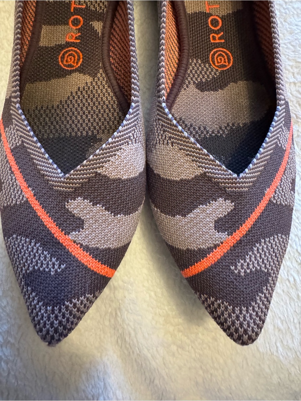 Rothys retired rare Pointed Knit Flats in Gray Camo with Orange Accent - Picture 3 of 6